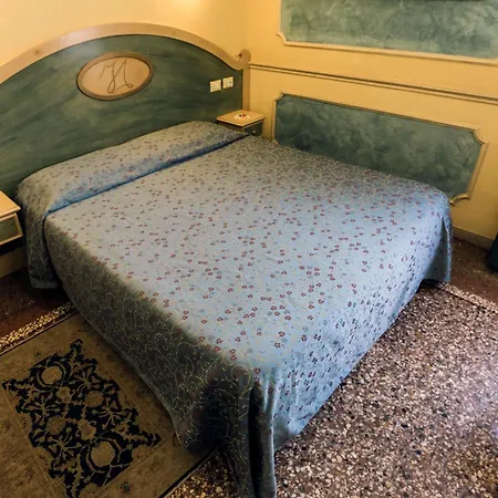 Antica Residenza D'azeglio Room&breakfast Di Charme 4* Bolonia