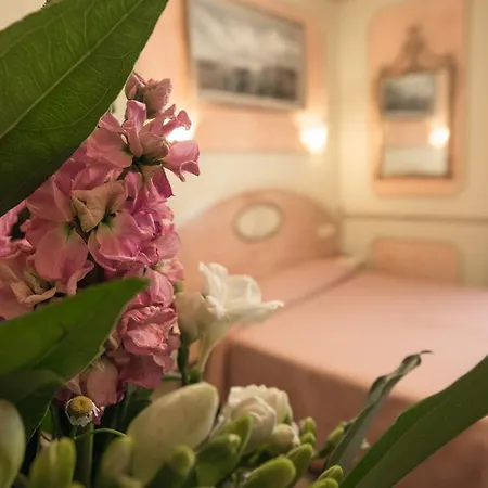 Antica Residenza D'azeglio Room&breakfast Di Charme Nocleg ze śniadaniem