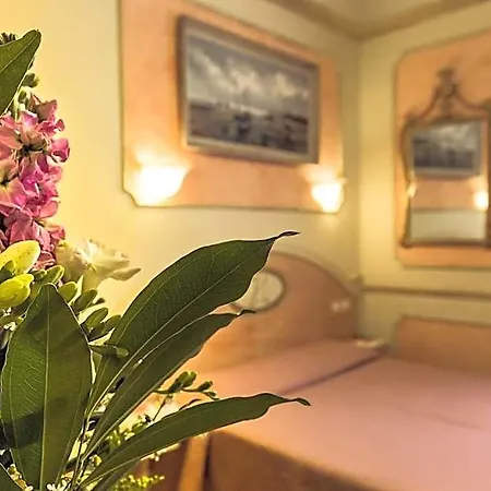 Bed & Breakfast Antica Residenza D'azeglio Room&breakfast Di Charme