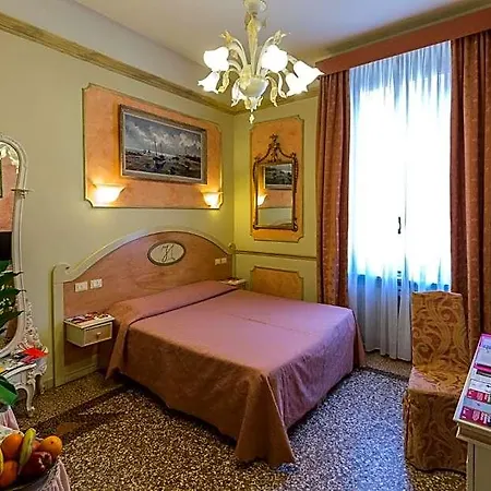 Antica Residenza D'azeglio Room&breakfast Di Charme 4* Bologna
