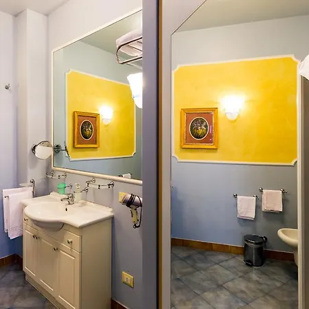 Antica Residenza D'azeglio Room&breakfast Di Charme