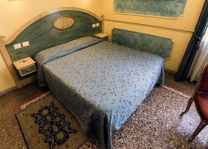 Antica Residenza D'azeglio Room&breakfast Di Charme 4* Bologna