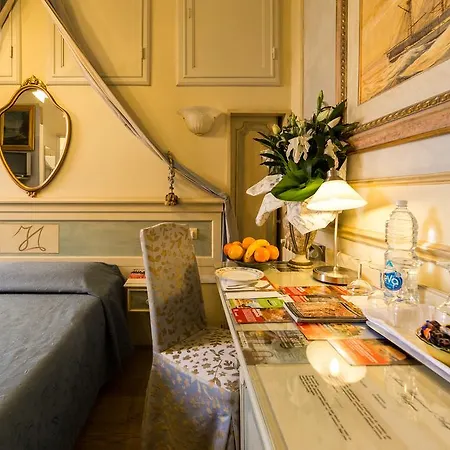 Antica Residenza D'azeglio Room&breakfast Di Charme Frühstückspension